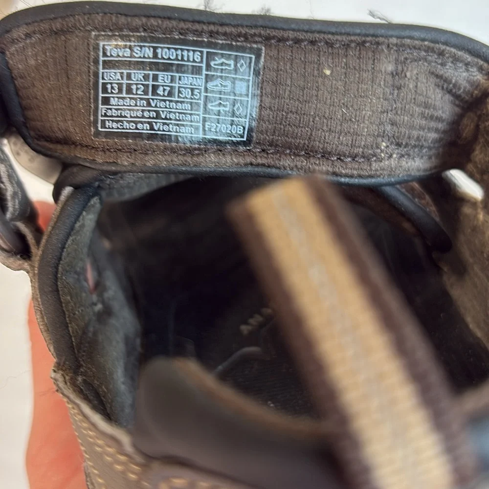 Teva Forebay Hiking Fisherman Sandals